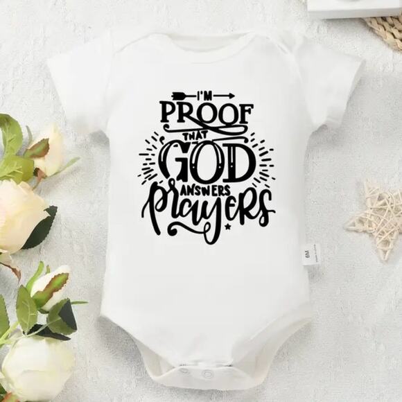 New “God Answers Prayers” romper 0-3 months - Picture 1 of 7